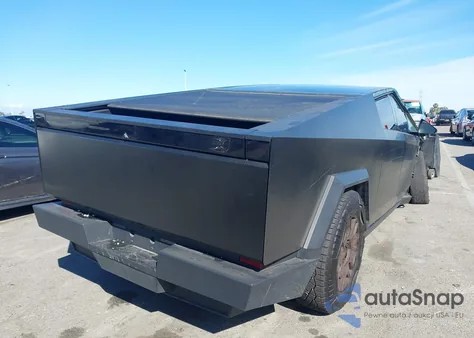 2024 Tesla Cybertruck All-Wheel Drive z USA, uszkodzony, nr VIN 7G2CEHEDXRA010262